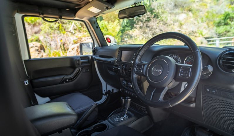 
								2019 Jeep Wrangler Unlimited 3.6L Rubicon full									