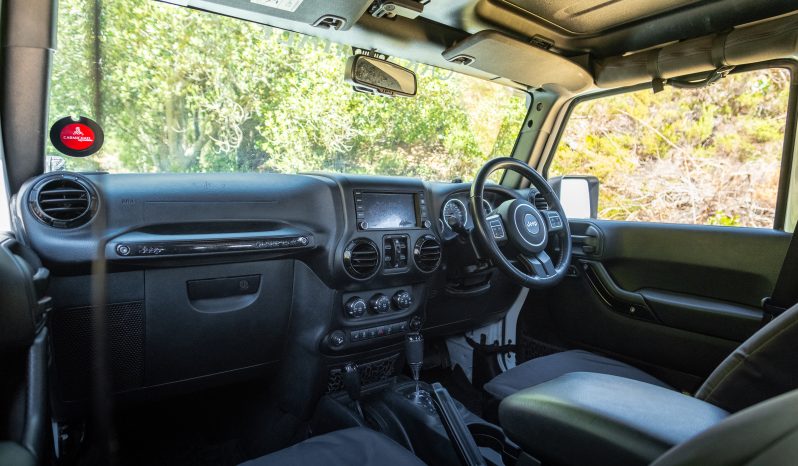 
								2019 Jeep Wrangler Unlimited 3.6L Rubicon full									