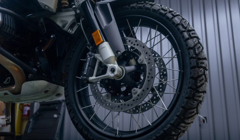 
								2022 BMW 1200GS 1250GS Triple Black full									