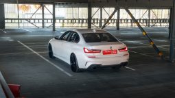 
										2019 BMW 3 Series 320d M Sport Launch Edition full									
