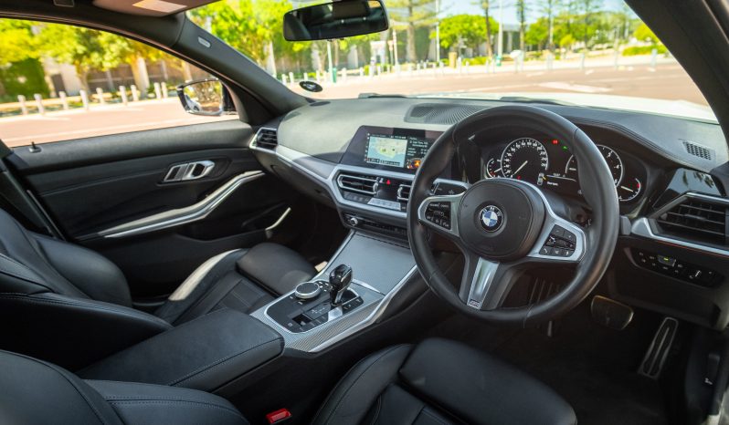 
								2019 BMW 3 Series 320d M Sport Launch Edition full									