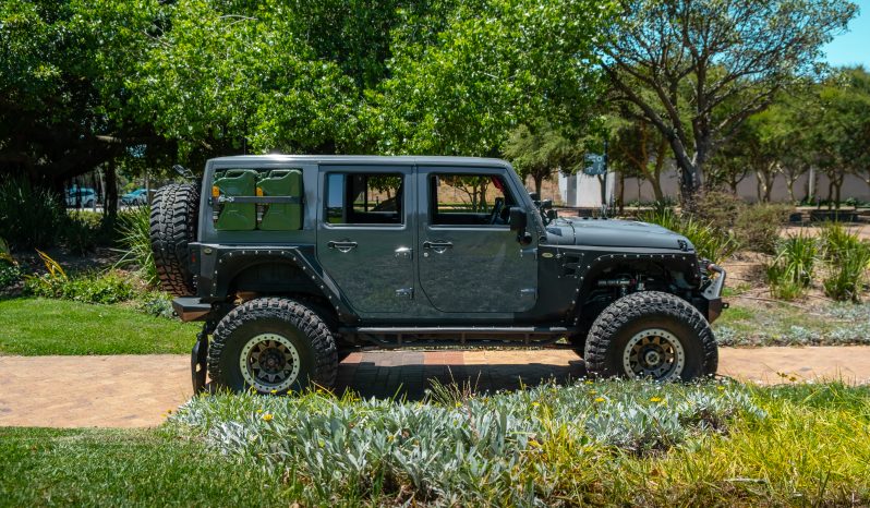 
								2014 Jeep Wrangler RUBICON 5.7L V8 FULL HEMI CONVERSION full									