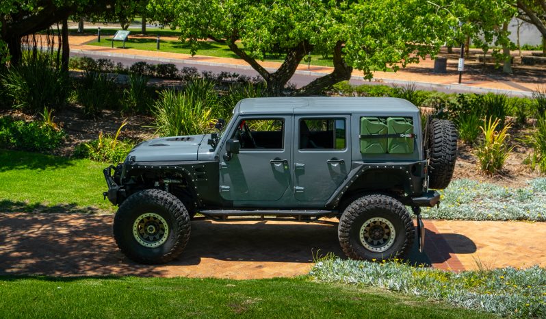 
								2014 Jeep Wrangler RUBICON 5.7L V8 FULL HEMI CONVERSION full									