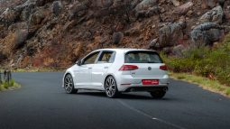 
										2018 Volkswagen Golf GTI full									