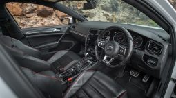 
										2018 Volkswagen Golf GTI full									