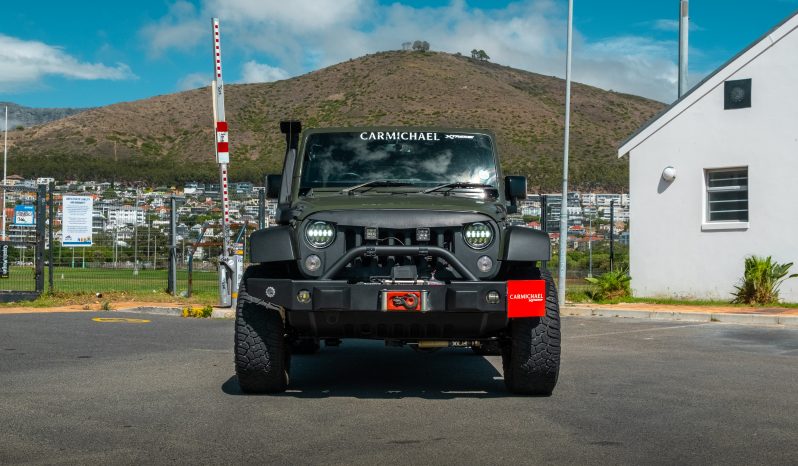 
								2015 Jeep Wrangler Unlimited 3.6L Rubicon full									