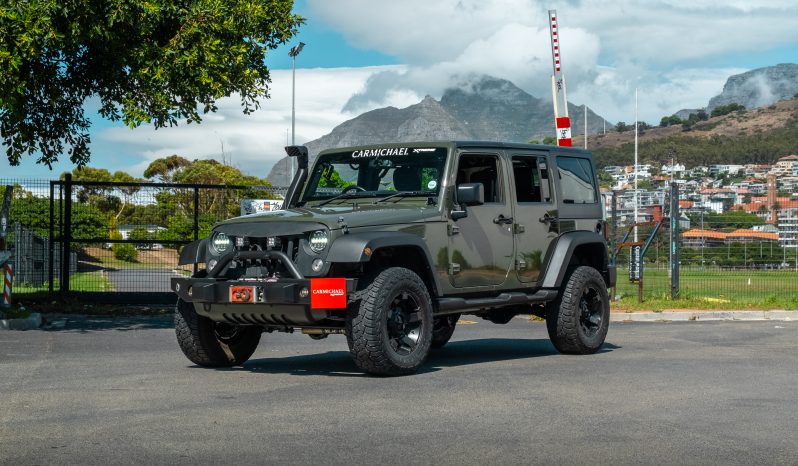 
								2015 Jeep Wrangler Unlimited 3.6L Rubicon full									