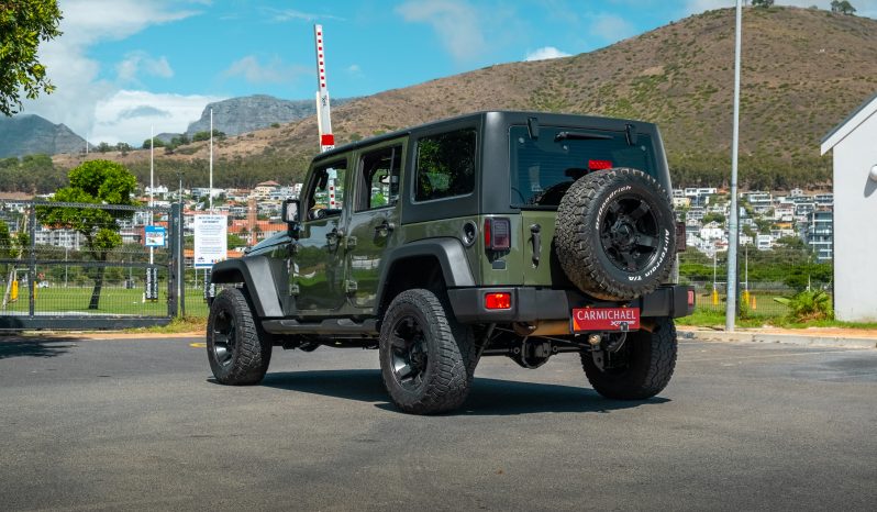 
								2015 Jeep Wrangler Unlimited 3.6L Rubicon full									