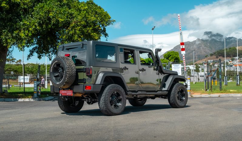 
								2015 Jeep Wrangler Unlimited 3.6L Rubicon full									