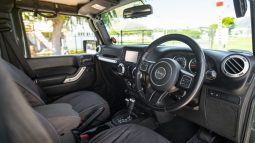 
										2015 Jeep Wrangler Unlimited 3.6L Rubicon full									