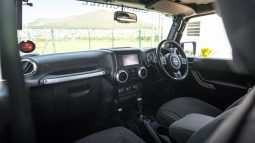 
										2015 Jeep Wrangler Unlimited 3.6L Rubicon full									