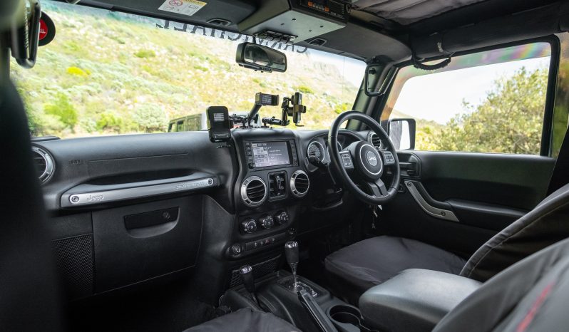 
								2017 Jeep Wrangler Unlimited 3.6L Rubicon full									