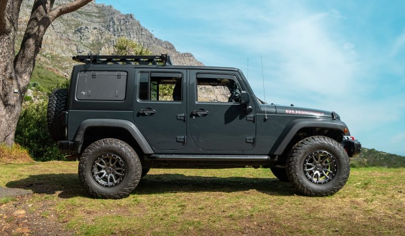 
								2017 Jeep Wrangler Unlimited 3.6L Rubicon full									