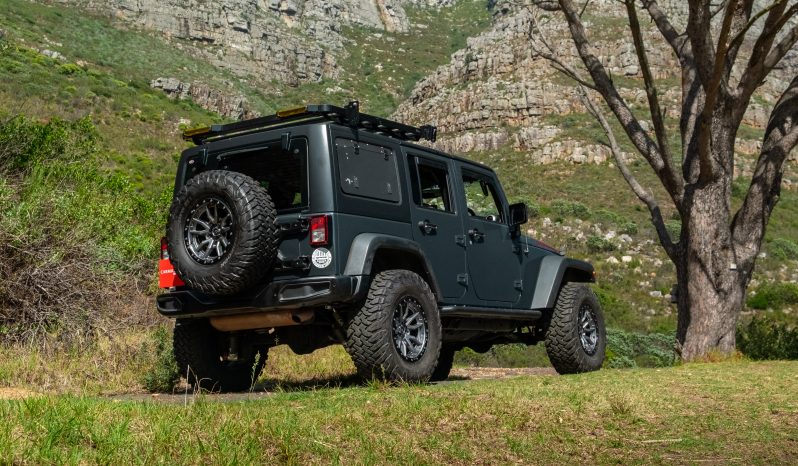 
								2017 Jeep Wrangler Unlimited 3.6L Rubicon full									