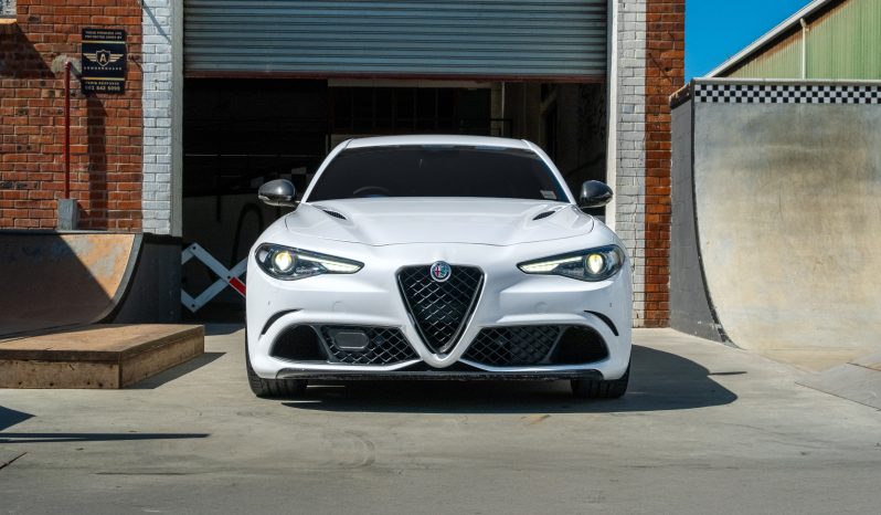 
								2019 Alfa Romeo Giulia Quadrifoglio full									