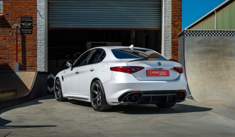 
								2019 Alfa Romeo Giulia Quadrifoglio full									