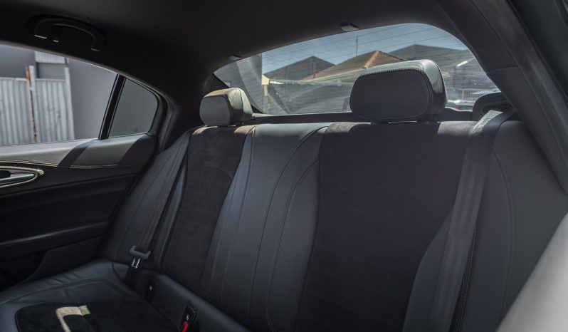 
								2019 Alfa Romeo Giulia Quadrifoglio full									