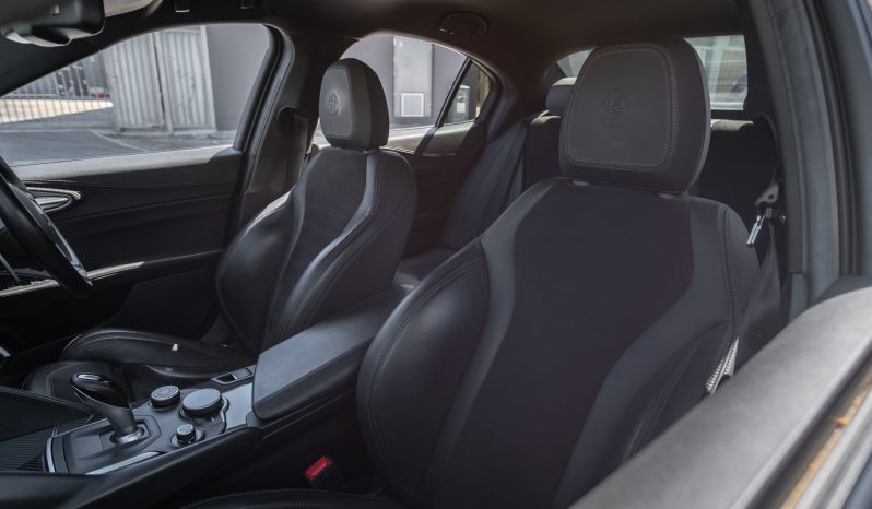 
								2019 Alfa Romeo Giulia Quadrifoglio full									