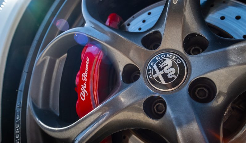 
								2019 Alfa Romeo Giulia Quadrifoglio full									