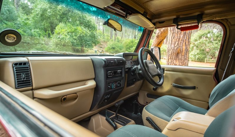 
								2001 Jeep Wrangler 4.0L Sahara full									