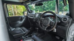 
										2012 Jeep Wrangler 3.6L Sahara full									