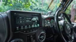 
										2012 Jeep Wrangler 3.6L Sahara full									
