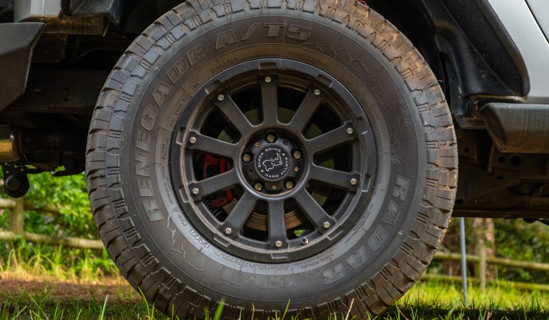 
								2012 Jeep Wrangler 3.6L Sahara full									