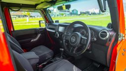 
										2013 Jeep Wrangler 3.6L Sahara full									