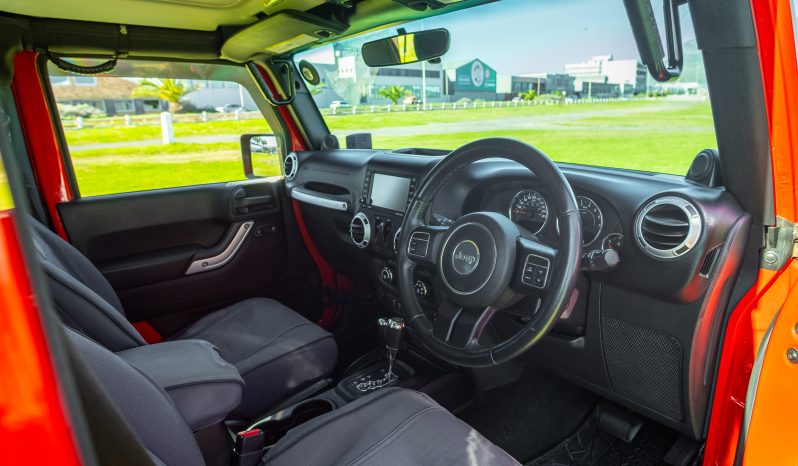 
								2013 Jeep Wrangler 3.6L Sahara full									