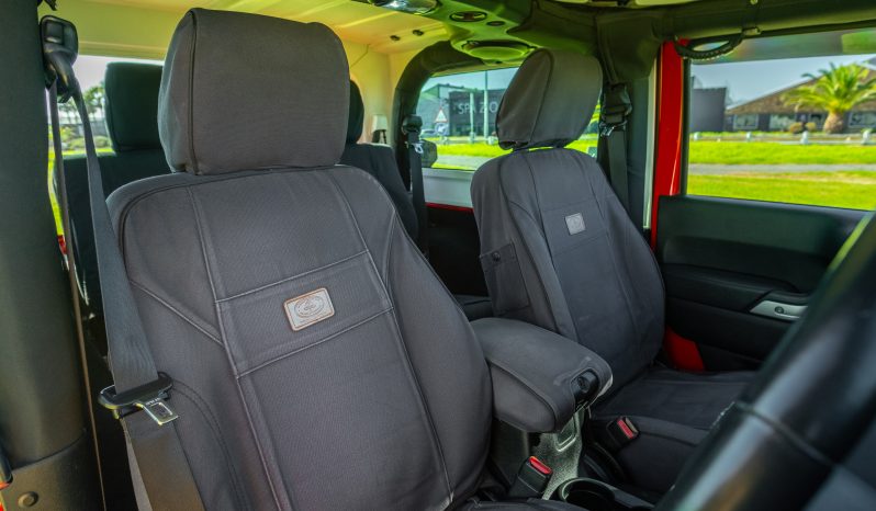 
								2013 Jeep Wrangler 3.6L Sahara full									