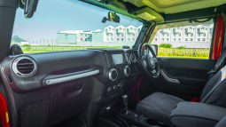 
										2013 Jeep Wrangler 3.6L Sahara full									