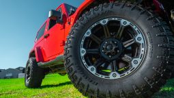 
										2013 Jeep Wrangler 3.6L Sahara full									