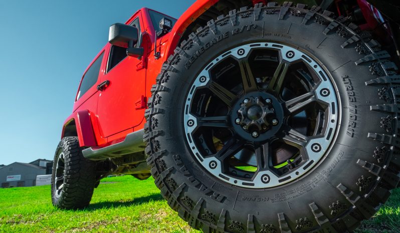 
								2013 Jeep Wrangler 3.6L Sahara full									