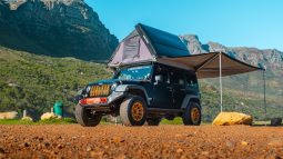 
										2015 Jeep Wrangler Unlimited 3.6L Rubicon full									