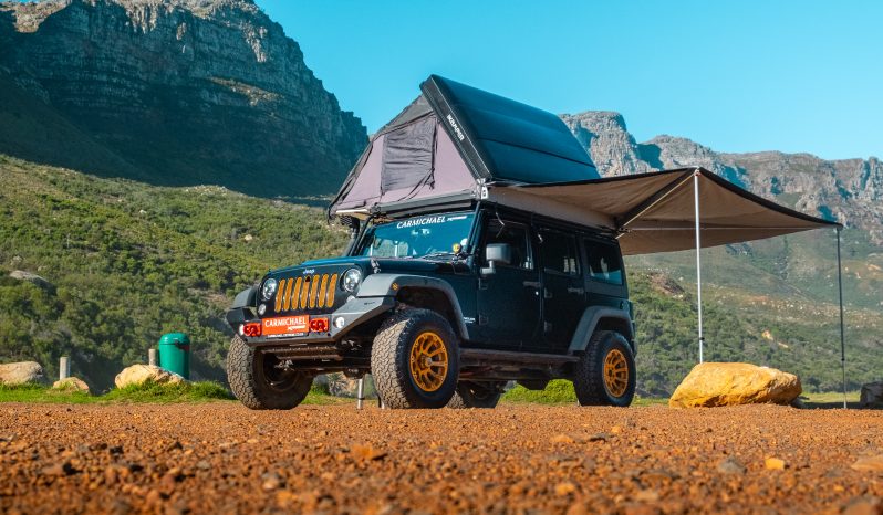 
								2015 Jeep Wrangler Unlimited 3.6L Rubicon full									
