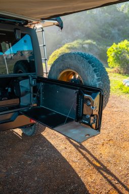 
										2015 Jeep Wrangler Unlimited 3.6L Rubicon full									