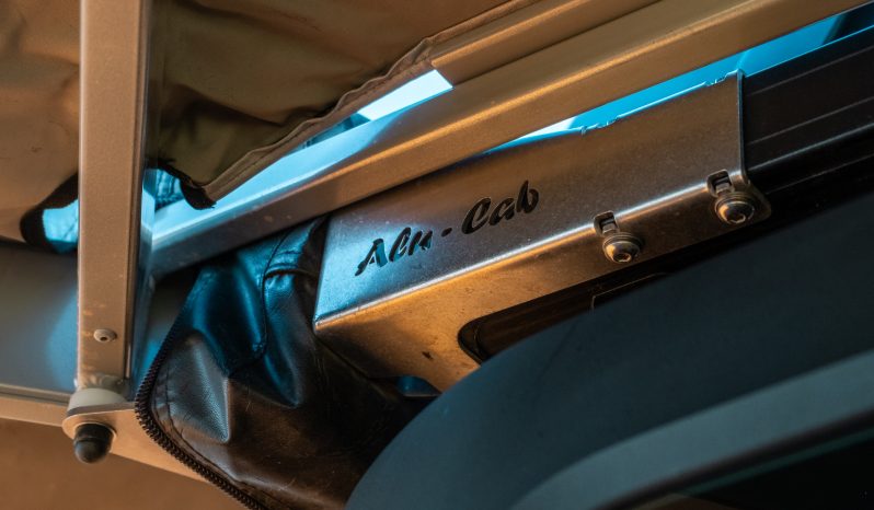
								2015 Jeep Wrangler Unlimited 3.6L Rubicon full									