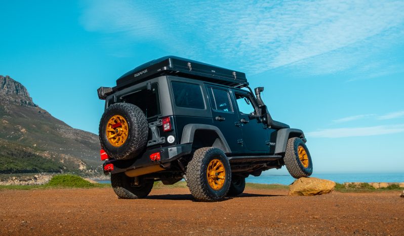
								2015 Jeep Wrangler Unlimited 3.6L Rubicon full									