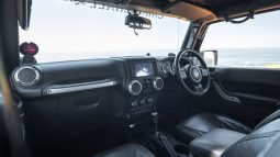
										2015 Jeep Wrangler Unlimited 3.6L Rubicon full									